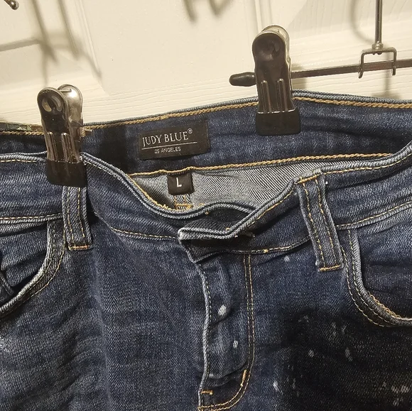 Judy Blue shorts - Picture 2 of 3